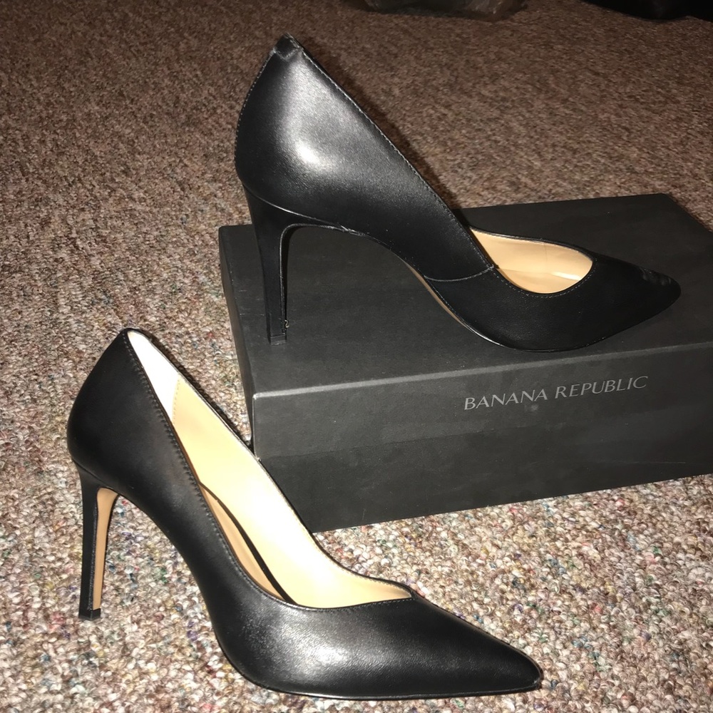 BANANA REPUBLIC Madison Heel